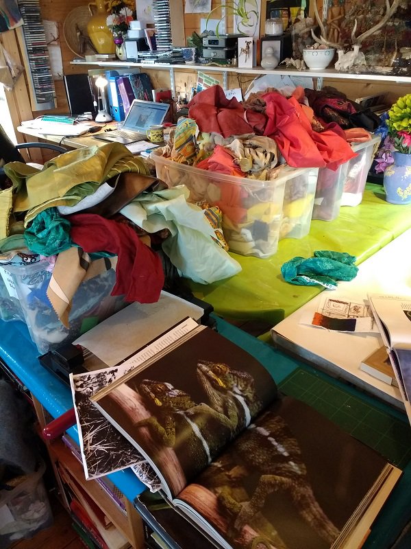 MyArtshack's tweet photo. It's getting messy in here 😂#freehandmachineembroidery #learnnewskills #stitch #creativity More workshops coming soon :-) https://t.co/nWTs7zWzyv https://t.co/fWc2EnhTQF