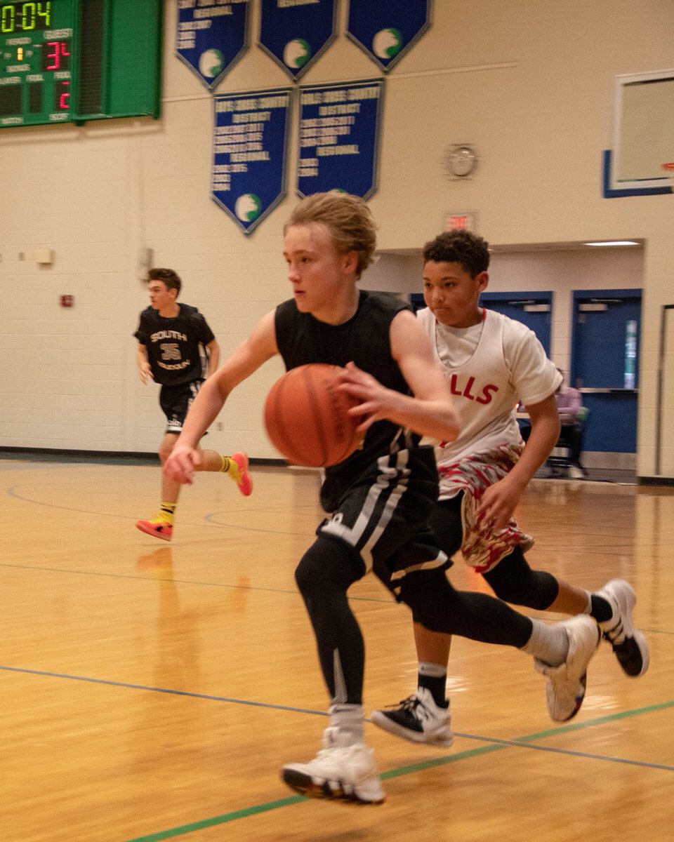 GrantHillenbra3's tweet image. My weekend!! Basketball on Saturday, baseball on Sunday!!! Love my teams!! ⚾️🏀#multiplesports