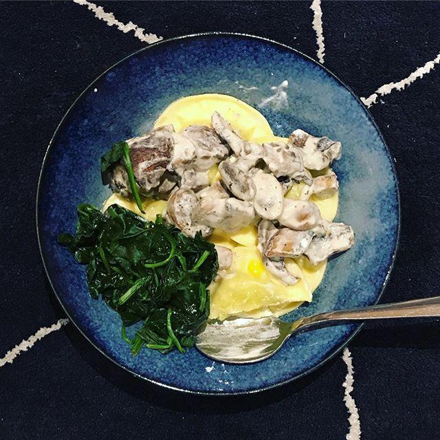 He cooked dinner. #spinachricottaravioli #creamymushroom #dinnertime #comfortfood bit.ly/2D2INR2