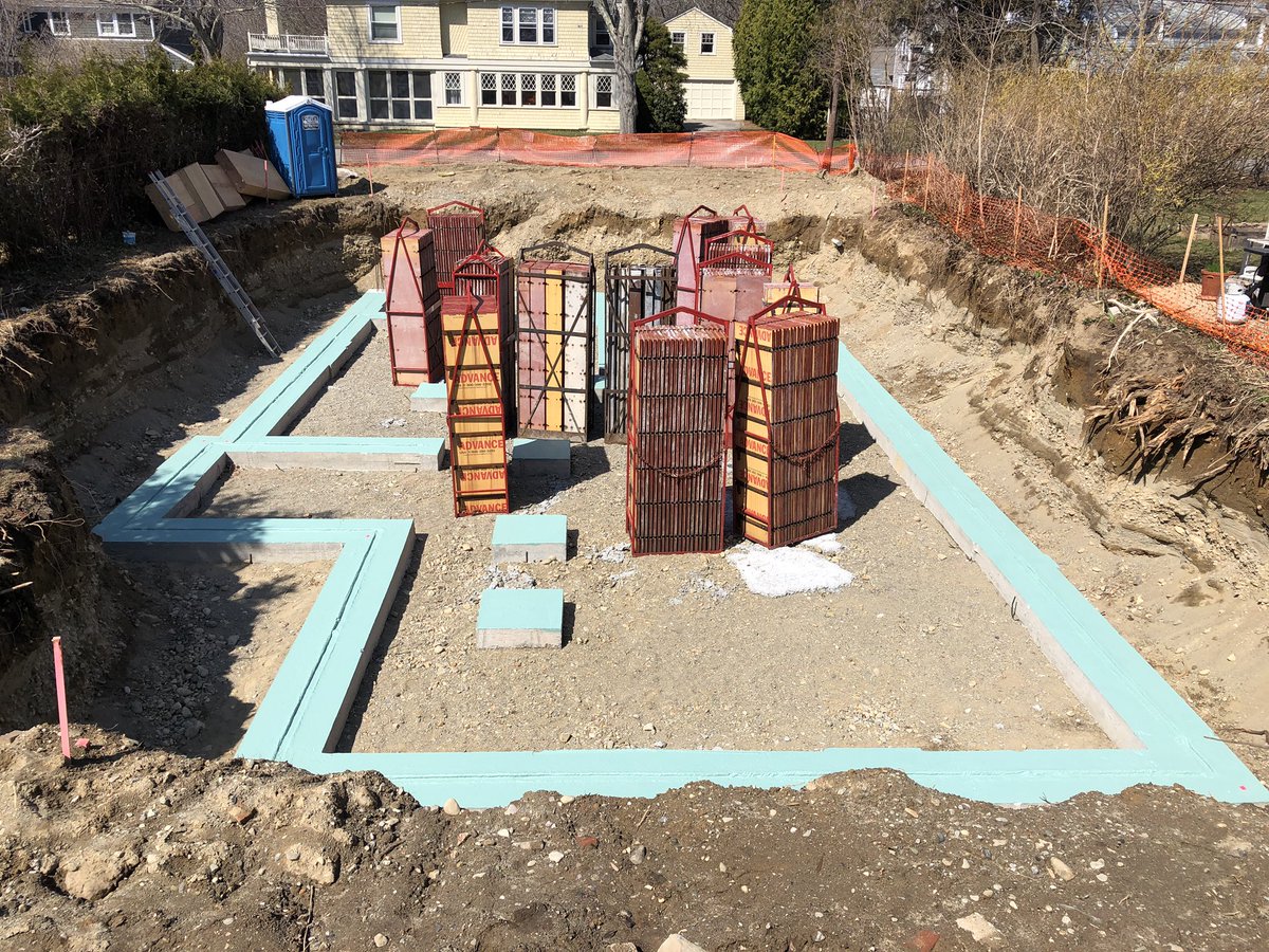 DaveRizzolo's tweet photo. Forms were dropped on Sunday for the foundation walls to begin this week.

#foundation #formwork #process #construction
#houselessordinary https://t.co/ODTNRtHuQ4