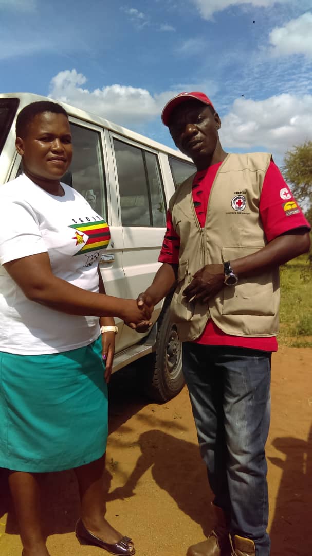 Cscjf7's tweet photo. We managed to observe a non-partisan the distribution of #CycloneAid at Kondo Clinic in Ward 16 of Chipinge District by Red Cross. We also conducted a fruitful stakeholder meeting with the #RedCross team & also interacted with @alickmacheso3 their ambassador. https://t.co/PGvZFlBi6G
