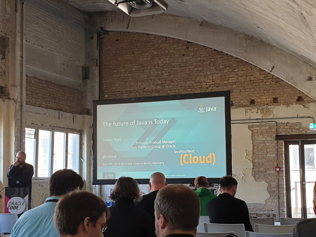 _JulienAlbert's tweet photo. Live from @Oracle_DE @OracleDevs Code with "The future of Java is Today" introduced by @robilad. With @SQLI_FR, we improve our knowledges in German speaking too (wir sprechen nicht deutsch). Slides are in english luckily! International @groundbreakers, funny experience. https://t.co/o3C7DmF38X