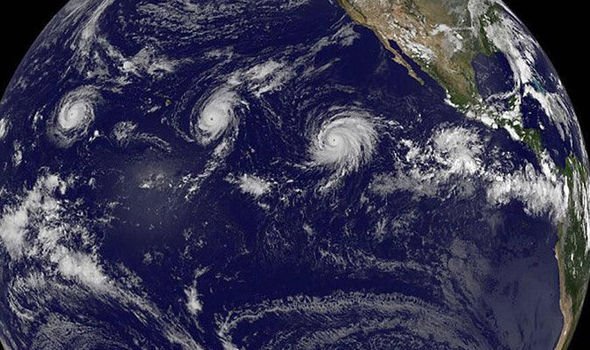 El Nino del Atlantico
Se ha formado una gran depresión en el Atlántico: mucha precipitación, mucho viento y tormentas eléctricas. Llegada a Suiza prevista: 10.04.2019