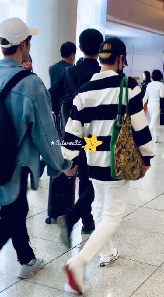 nakazhong06's tweet photo. I love how 96line 진구즈 takes care of each other ♥ #NCT #WayV

Kun &amp; Ten holding each other's hand       Ten holding on Doyoung's arm https://t.co/nw23GhH9rx