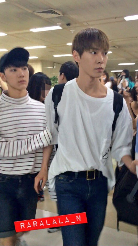 nakazhong06's tweet photo. I love how 96line 진구즈 takes care of each other ♥ #NCT #WayV

Kun &amp; Ten holding each other's hand       Ten holding on Doyoung's arm https://t.co/nw23GhH9rx