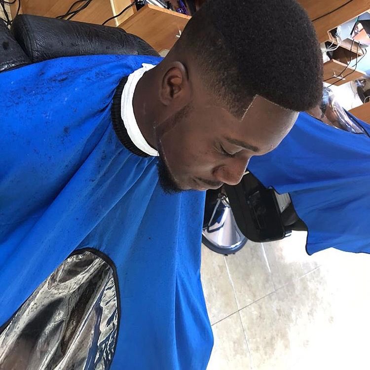 eyemanthebarber's tweet photo. Haircut name : Low Drop Fade •
Follow:@eyeman_thebarber •
•
Please for home service please call 055-051-6750 and for more information please call 🤙🏼🤙🏼🤙🏼
•
•fresh and clean haircut to the 🌍🇬🇭🌍🇬🇭🌍🇬🇭✂️💈✂️💈✂️💈✂️bless 🙏🏼🙏🏼🙏🏼
•
#eyeman_thebarber #freshhaircut #cleanhaircut https://t.co/4WhiiRNnZS