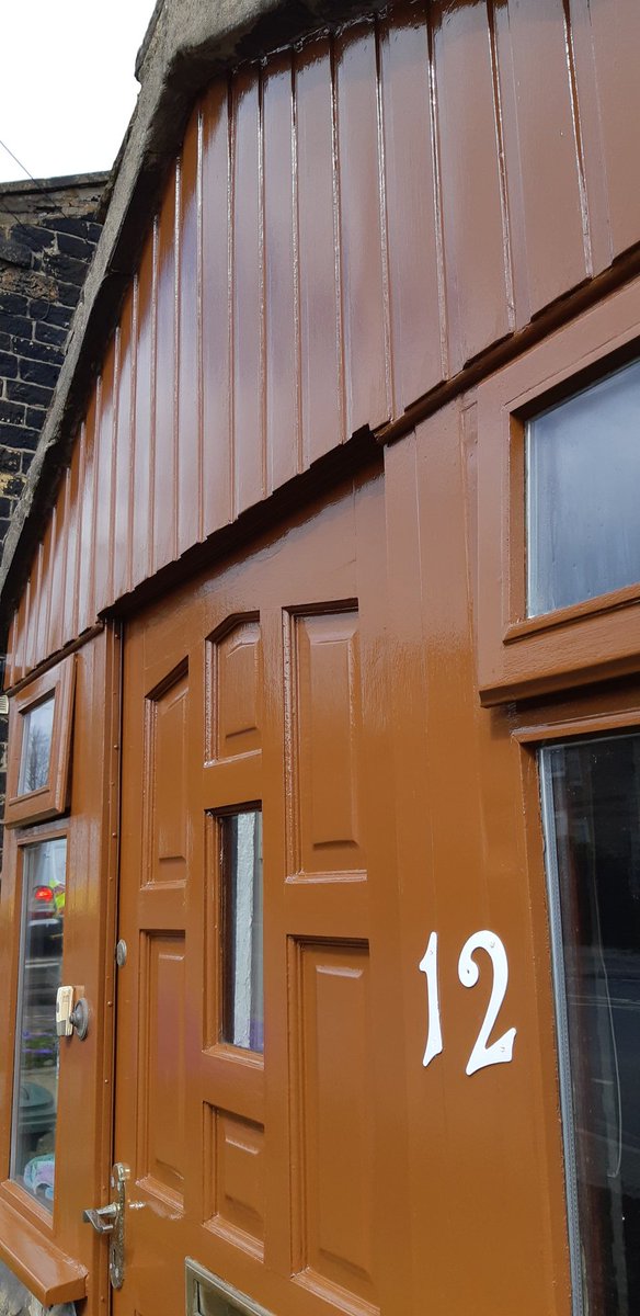 NTorranoHarling's tweet photo. Before & After of a porch I've just done. It was well weathered and tired. @JohnstonesTrade #Aqua system was used. The finish with the Aqua Gloss is absolutely flawless. All prep'd two undercoats and one gloss! 100% @AnduraCoatings #TitaniumOne #satin Was used on the door no ๐ https://t.co/BmXvlJFdDo
