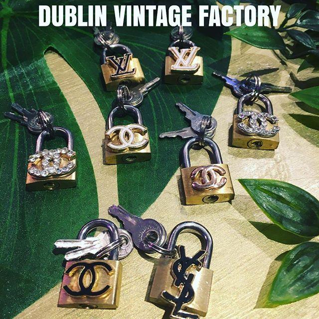 DUBVFACTORY's tweet photo. 🔐 💎 LOGO LOCKS NOW IN STOCK 💎🔐 #vintage #dublinvintagefactory #vintagebasement #nofilter #photooftheday #vintagebasement #kilosale #templebar https://t.co/v7pCEoqnZw https://t.co/aoF6snt2kd