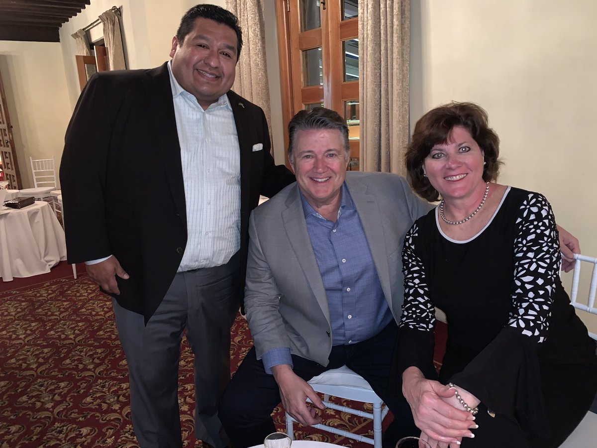 HCCMetroSTL's tweet photo. Enjoying #CDMX during the #STL2MEXICO trade mission with great partners and great food! @WTCSTL @BioSTL  @STLPartnership https://t.co/hcRC6LGAen