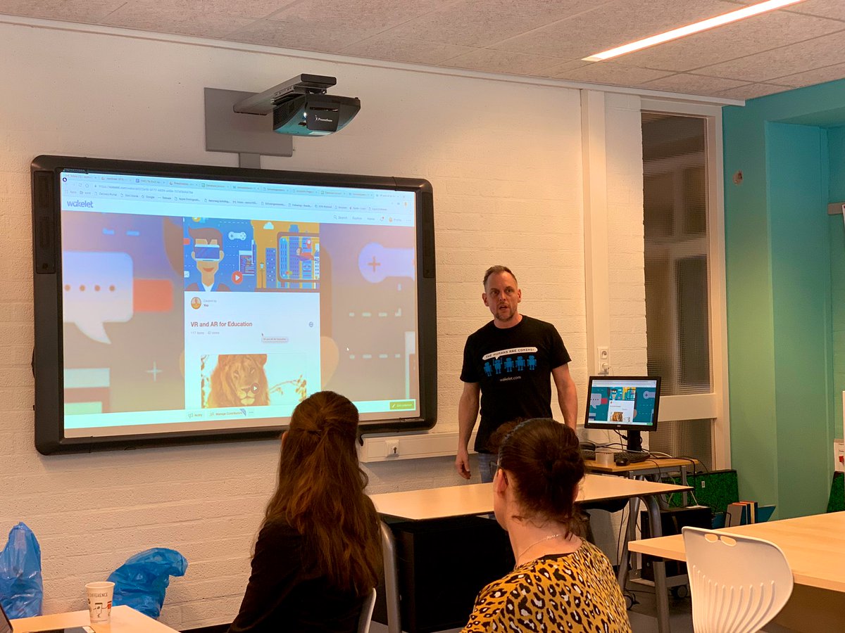 MarkvandeMortel's tweet photo. Yes! We presenteren hier best practises Activerende didactiek m.b.v. een iPad binnen teamverband @UrsulaHorn aan elkaar. Hier @ramaekers1975 doe namens ons @InnovatieteamU uitleg geeft over @wakelet @JBDbiz https://t.co/Stzxl4TTOy