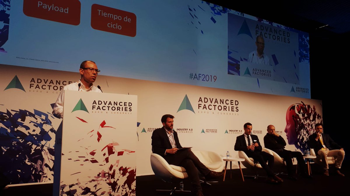 AdvanFactories's tweet photo. @KUKA_Press @KUKAGlobal nos ha presentado en #AF2019 como los #cobots han ayudado a llevar los #robots industriales a un nuevo nivel de interacción con los empleados
#Worker40 #Industria40 #Robótica #Automatización https://t.co/9KM7epIowS