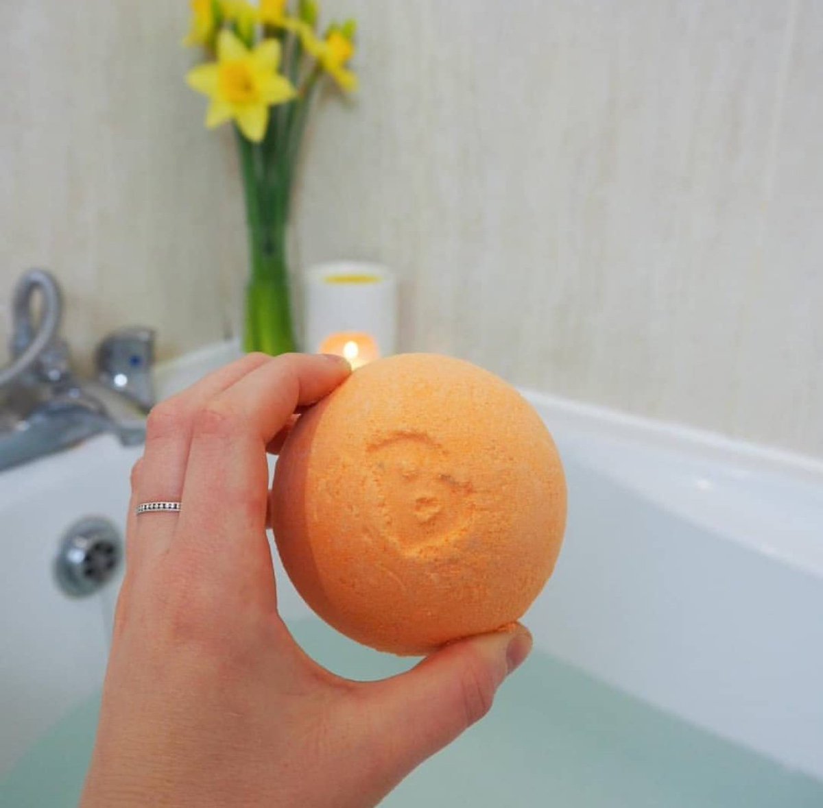 thelinktweets's tweet photo. Introducing Bomb Cosmetics to The Link. A brief glimpse here and we’re SO excited! Incredible bath and body products taking the world by storm-must haves for your store. @bombcosmetics_official #BombCosmetics #bathandbody #Link2Sales #showroom #atlmkt #TheLinkAtl https://t.co/llvm0WWhff