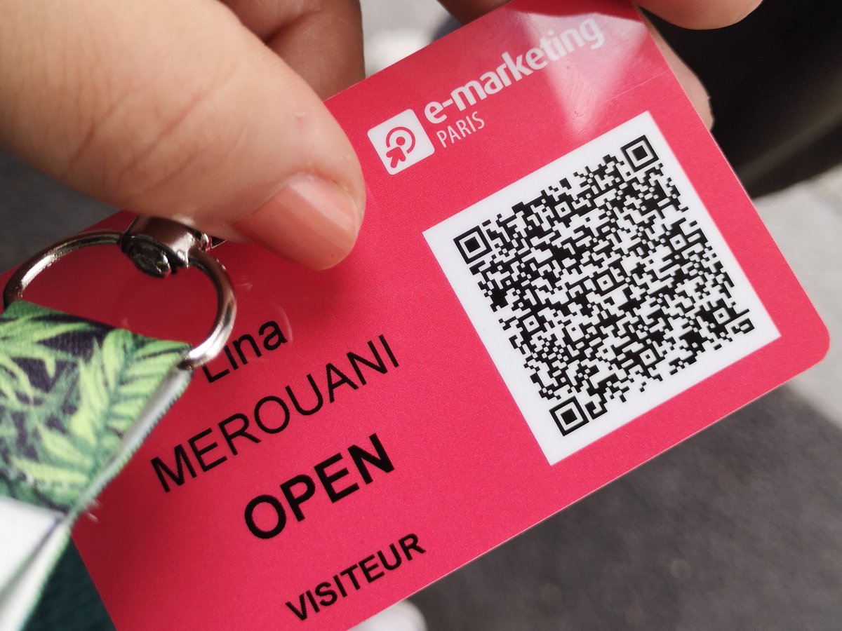 lina_mrni's tweet photo. Merci à @ahlemabidi de nous proposer d'assister au salon @EMarketingParis
Un bon moyen de mettre en pratique ce qu'on apprend en cours et en entreprise ! #ebsparis #EMKTP2019 https://t.co/NeByopPJS7