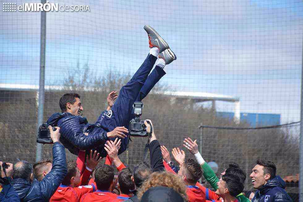 pabloayuso13's tweet photo. ¡Los sueños se cumplen! El @cdnumancia juvenil DH campeón de liga y con mucha ilusión de seguir dejando la imagen del club en lo más alto contra los mejores. Gracias jugadores, gracias cuerpo técnico, gracias familiares, gracias SORIA, gracias Numancia por confiar en mi. https://t.co/kgAFfqNvc7