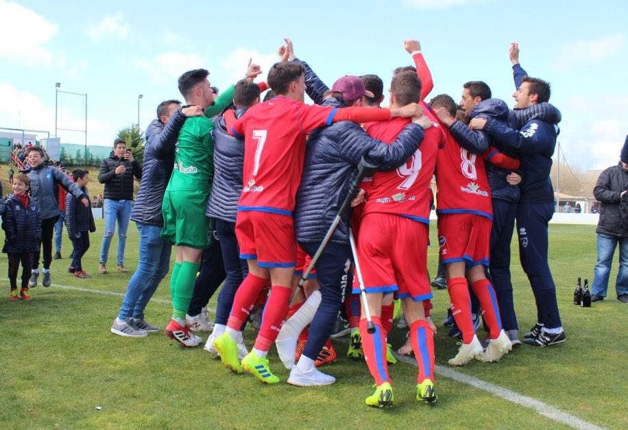 pabloayuso13's tweet photo. ¡Los sueños se cumplen! El @cdnumancia juvenil DH campeón de liga y con mucha ilusión de seguir dejando la imagen del club en lo más alto contra los mejores. Gracias jugadores, gracias cuerpo técnico, gracias familiares, gracias SORIA, gracias Numancia por confiar en mi. https://t.co/kgAFfqNvc7
