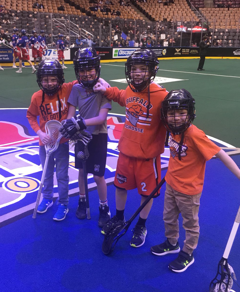 A few <a href="/NorthmenLAX/">Orangeville Northmen</a> buddies had opposing colours on for the <a href="/TorontoRockLax/">Toronto Rock</a> <a href="/NLLBandits/">Buffalo Bandits</a> game last Friday!

#SmilingBallBoys