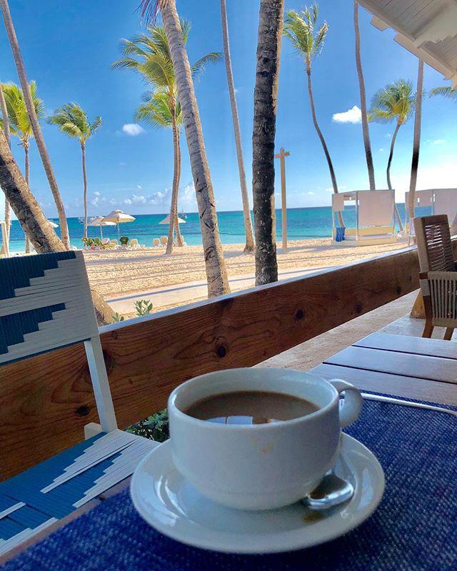 DanielleEvents's tweet photo. #BirthdayCoffee ☕️ #WithaView 🏝 #BeachLife #CaribbeanStyle #CelebratingLife ❤️ @bear_diesel1973 https://t.co/EOIeMV7jMD