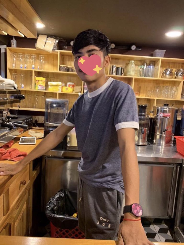 កុំមើលមុខពេញកុំឲ្យលុក☺️😆
ស្រឡាញ់ដាក់លេខ😁