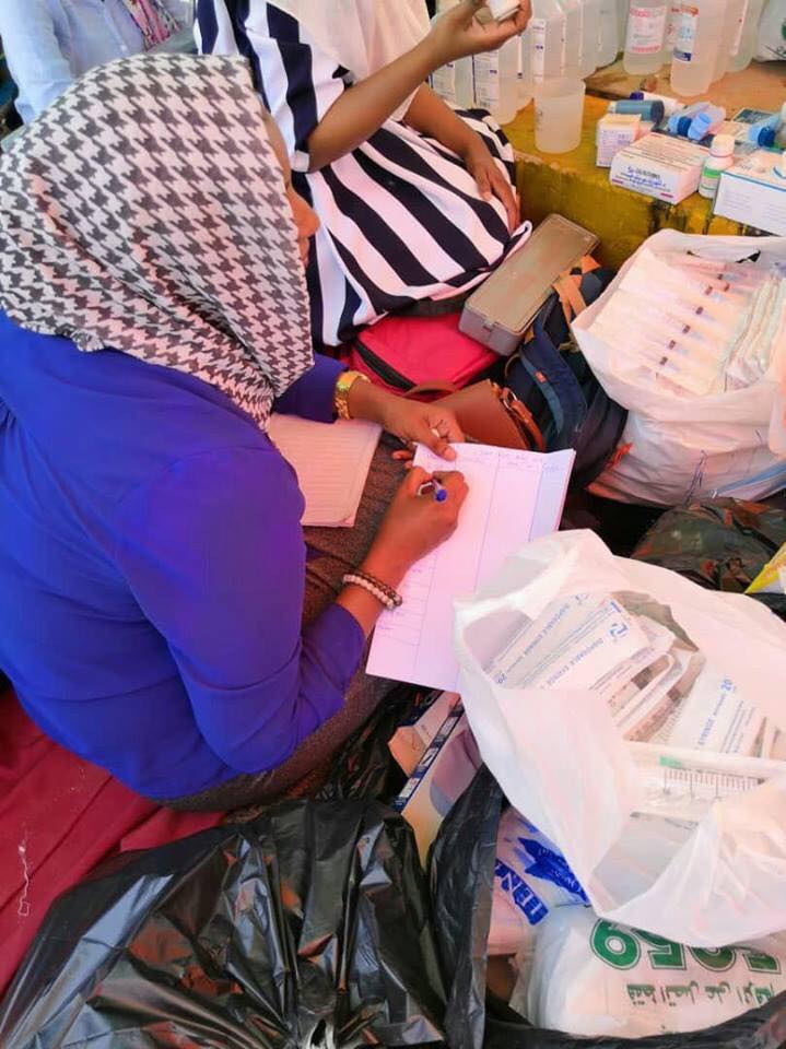 Sudan_tweet's tweet photo. عيادات متنقلة في خدمة ثوار #اعتصام_القياده_العامه 

#موكب9أبريل 
#مدن_السودان_تنتفض
#اعتصام_القيادة_العامة https://t.co/iamRVqaj5b