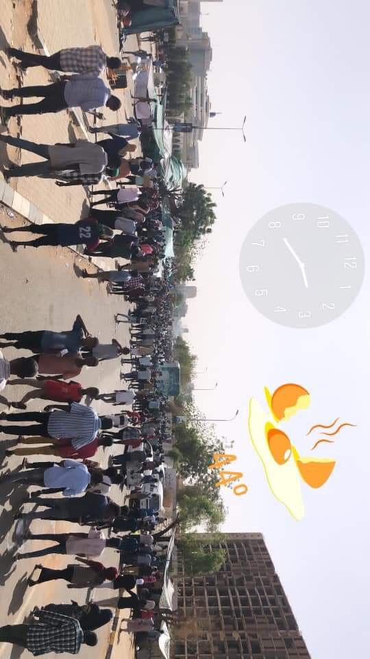 OsmanAbubakar_'s tweet photo. للأهمية .. الصور دي تصل قناة السودان 🤷🏾‍♂️

#مدن_السودان_تنتفض 
#اعتصام_القيادة_العامة https://t.co/xUdbHUOLpa