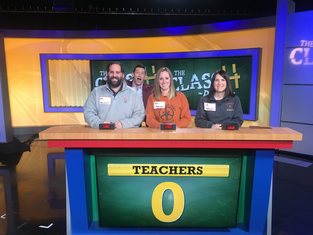 theclasshroom's tweet photo. It's Friday night and the feeling's right for some trivia! Come hang out with the students and teachers from Perkiomen Valley High School as they enter the ClassH-Room tonight at 6:30pm on @FOX29philly!

#TheClassHRoom https://t.co/sNh8Le0lag