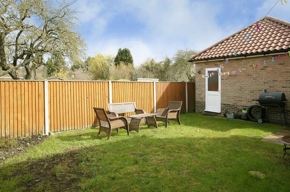 _dragonflylets's tweet photo. AVAILABLE NOW! Viewing is advised on this 3 bed detached home on a private cul-de-sac on the edge of Attleborough available for £925 PCM. Call us on 01603 760770 for more information.
#Attleborough #Norfolk #HomesForLet #Property #Rightmove #OnTheMarket https://t.co/zMEclQLDZw