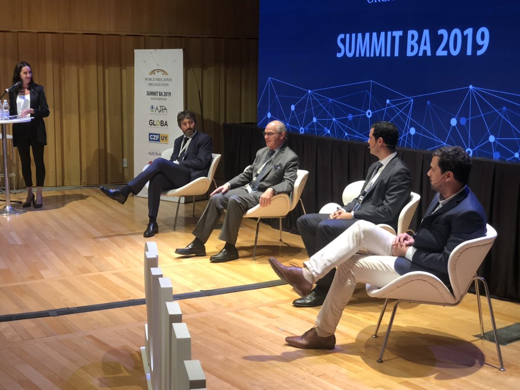 guzybellozas's tweet photo. Comienza el summit !!! @ https://t.co/w2oo9vQMZK