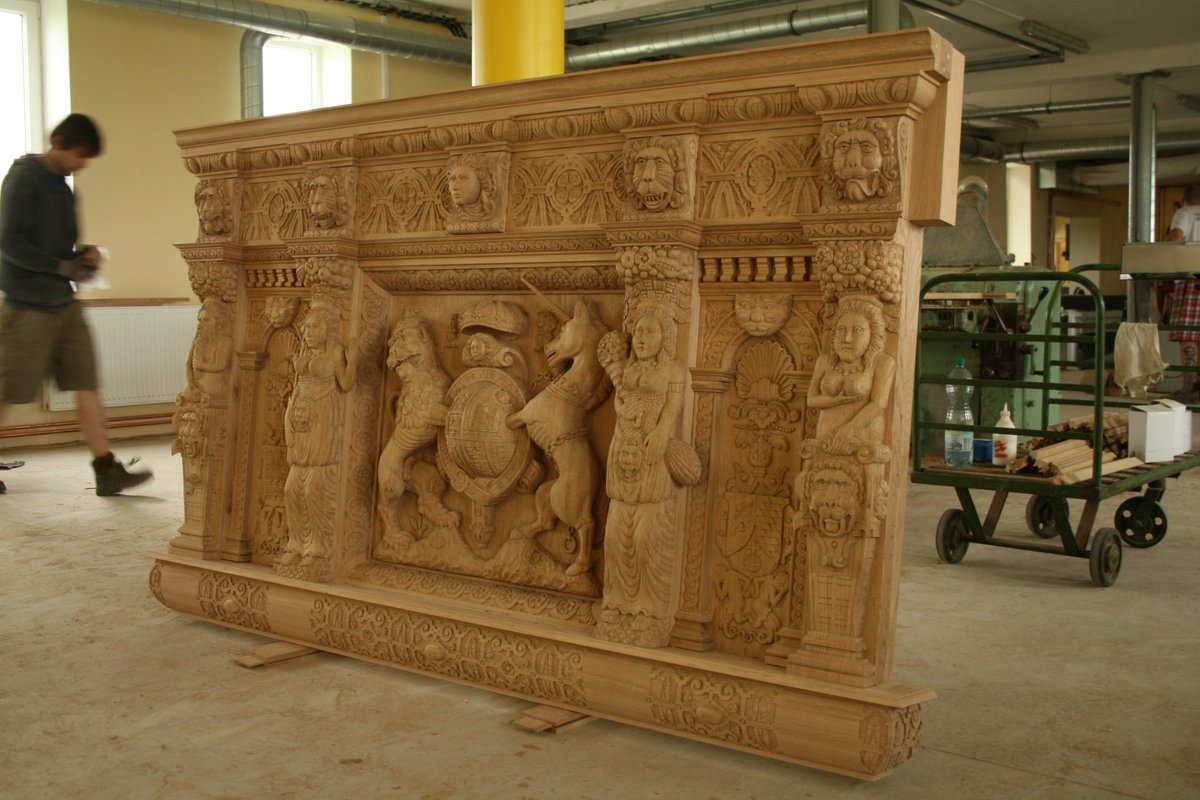 Stuartinterior's tweet photo. Our unicorn's more impressive than yours....! An enormous hand carved oak headboard, fresh out of the workshops, inspired by the C17th original in the Crimson Bedroom of #MontacuteHouse #Somerset bearing the coat of arms of James I #NationalUnicornDay https://t.co/K8IfIRnIw1