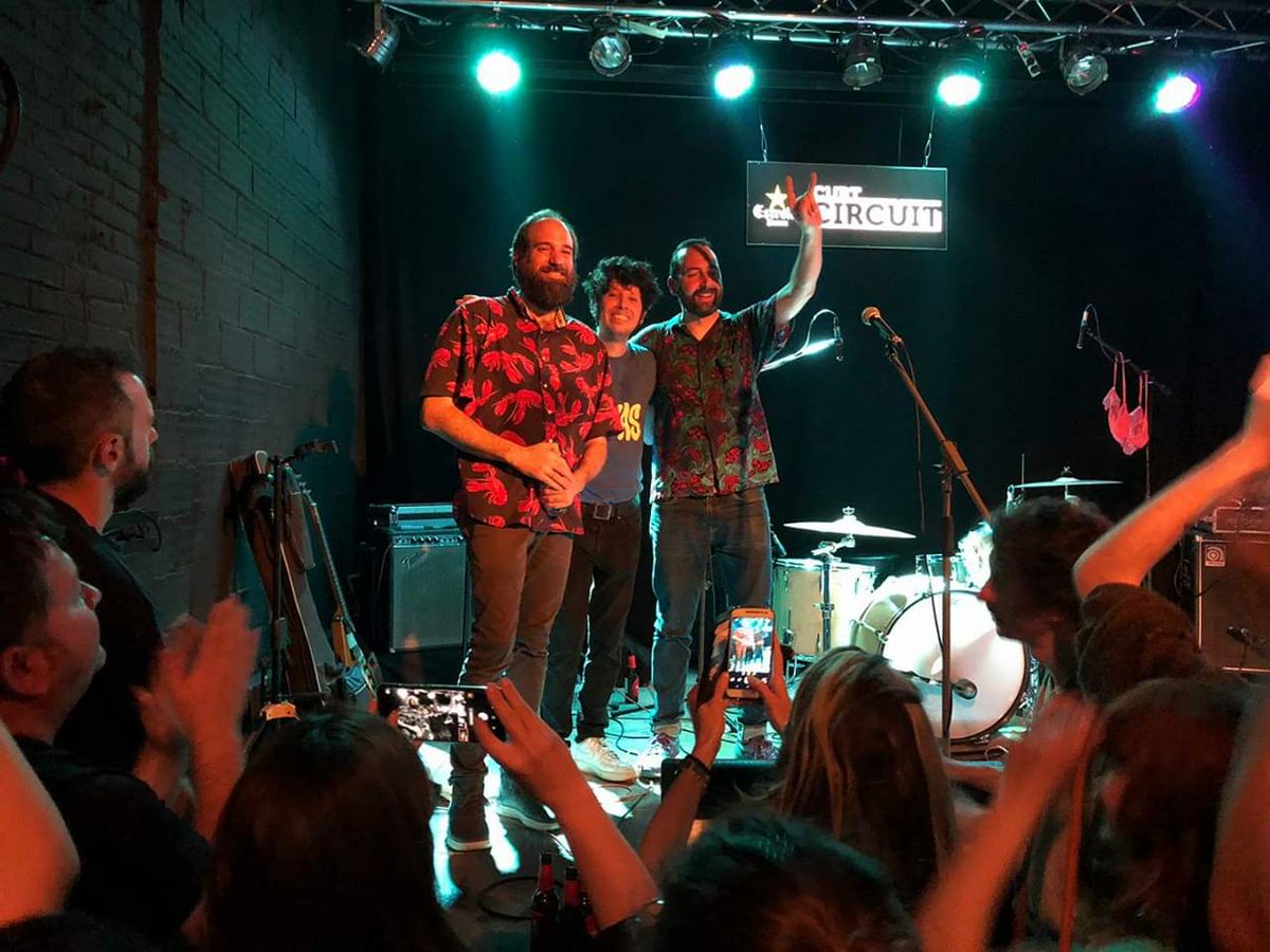 Los valencianos tenéis la última oportunidad de ver a <a href="/LasRuinas/">Las Ruinas</a> este viernes en <a href="/LocoClubValenci/">LocoClub Valencia</a> ¡aprovechad malditos! 
Entradas: lococlub.org/es/events/even…