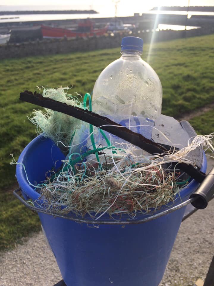 rathlinshop's tweet photo. So far just over 5.2Kg of rubbish has been lifted through our bucket of rubbish initiative 😊♻️ #beachclean #bucketofrubbish #freehotdrink #causewaycoffee #keepnitidy #coldwaterislandsproject https://t.co/p3t1vXiNmH