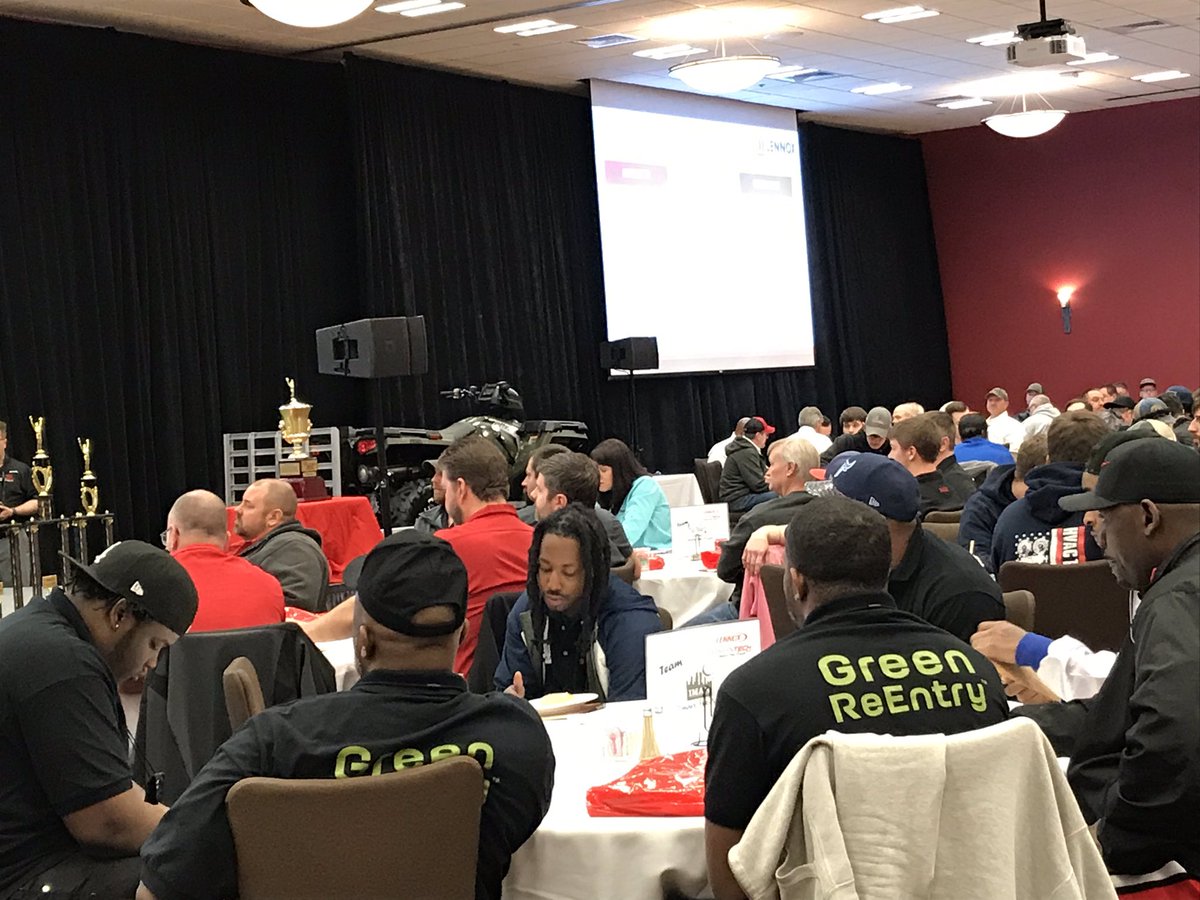 achrnews's tweet image. More than 600 people this morning at the Lennox #VisionTech conference this morning: businesses owners, techs, and potential techs who are in high school.