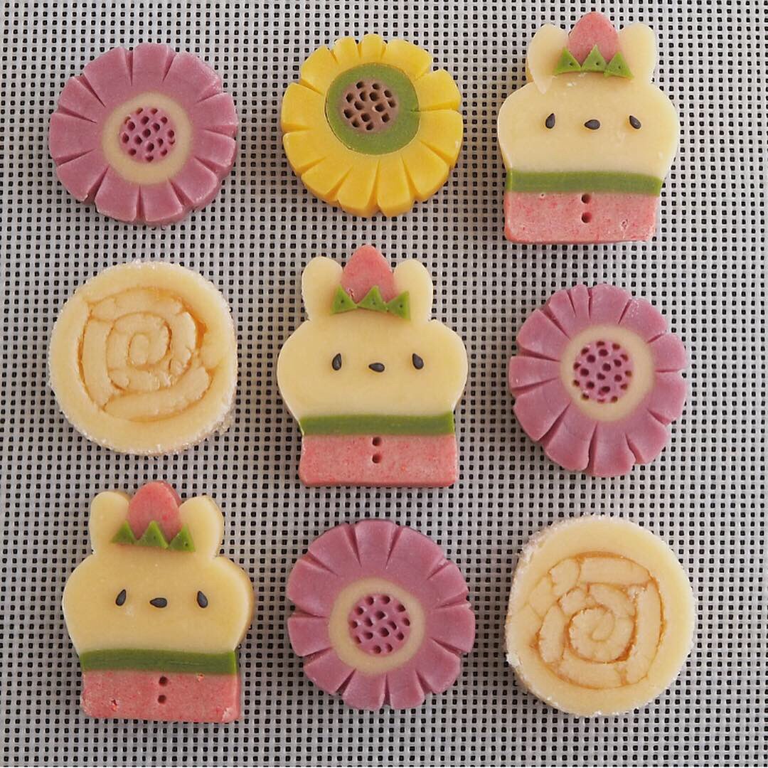 O Xrhsths えん93 Sto Twitter アイスボックスクッキーいろいろ いちご ピョン太 お花 味噌ぐるぐる クッキー アイスボックスクッキー アイスボックスクッキーアート