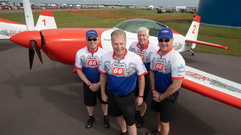 flywithaopa's tweet image. Phillips 66 Aerostars team leader Harvey “Boss” Meek was dead serious about empty pockets, but there is always room for fun in the cockpit of an Extra 300. #snf19 bddy.me/2Z1c9bx