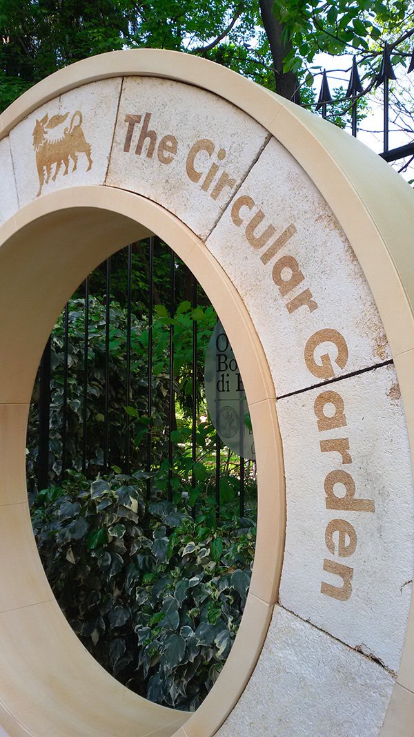 wisesocietyit's tweet photo. #TheCircularGarden by @eni e @crassociati
Installazione all'#OrtoBotanico di #Brera realizzata grazie al micelio parte vegetativa dei funghi. Un'architettura #circolare che tornerà alla terra dopo il suo utilizzo
#design #fuorisalone2019 #internihumanspaces #breradesigndistrict https://t.co/2yke1wEFlg