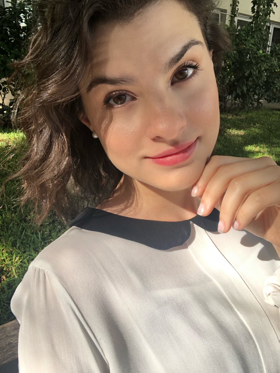 palmaagustina's tweet photo. 🚀 #palmistas hoy es un lindo día para salir al aire libre, haga frío o calor donde vivas. Mirar al cielo y pedir que esas cosas que nos hacen mal se vayan, que la tristeza no exista en nosotros! Porque somos fuertes! Con nuestra mente creamos la realidad en la que vivimos! 💫⭐️ https://t.co/mUVZ12X5Lj