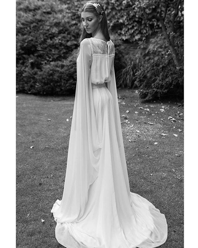 JoseFuentes__'s tweet photo. Novias diferentes ... by Jose Fuentes #wedding #josefuentes #josefuentesatelier #siquiero #sposa #boda #bridal #fashion #style #love #me #tbt #barcelona #atelier #instagood #instadaily #photooftheday #photography #beautiful #cute #brand #boutique #wedding #invitadaperfecta #spain https://t.co/ySLooJuK8y