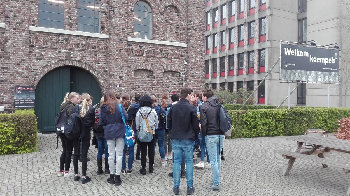 NedMijnmuseum's tweet photo. Bezoek

Vandaag is het Montessori college uit #Eindhoven op bezoek in het @NedMijnmuseum te #Heerlen @summacollege https://t.co/vdRk1JDYIt