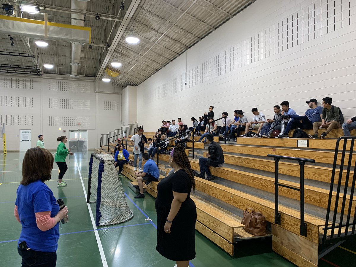 MrEricBrandt's tweet photo. Gaithersburg HS ESOL 1 & 2 students working hard 😓 for their SSL hours volunteering at Bohrer Park! @GHSESOLSGA @GHS_ESOL #ESOL #esolstudents #ELLs #thankyou https://t.co/t7o6YA2BKq