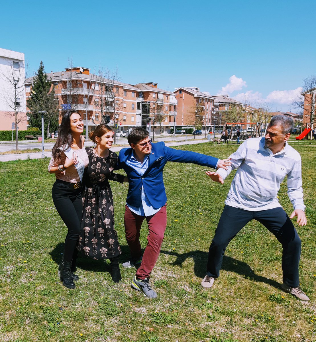 radioalbalive's tweet photo. #Dieghito sta allontanando le Miss Elisa Muriale e Francesca Servetti dal Maestro Attilio Mancino.
Fa parte della sua natura.
Sta segnando il suo territorio.
Video completo su https://t.co/mzTGIblvtX https://t.co/aPh2sHds4y