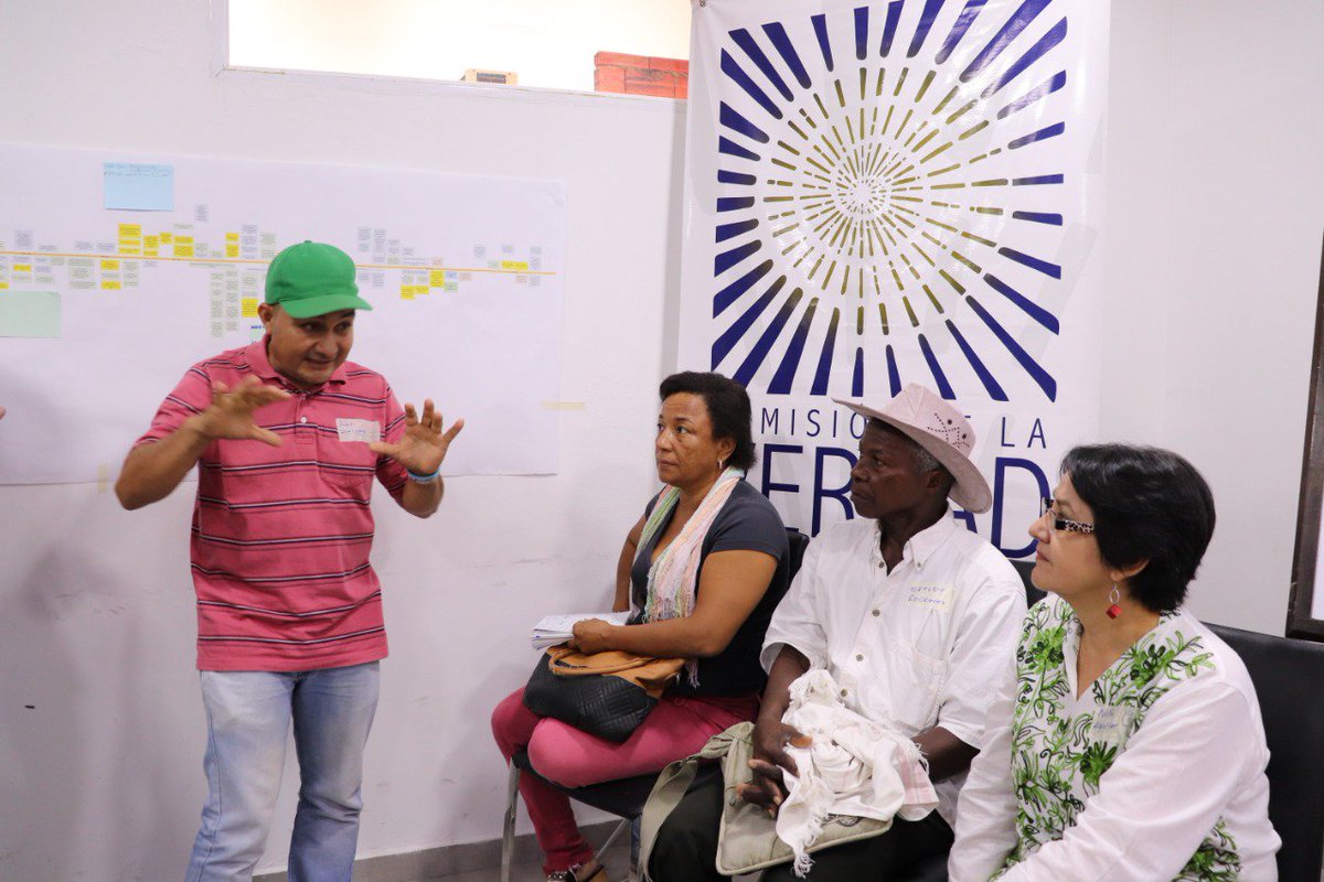 ETTDDHH1's tweet photo. El dia 3 y 4 de abril la comisión para el esclarecimiento de la verdad realizó en Barrancabermeja su primer encuentro regional para la ampliación de la red de aliados de la verdad.
@ComisionVerdadC https://t.co/PMAr0IGdFu