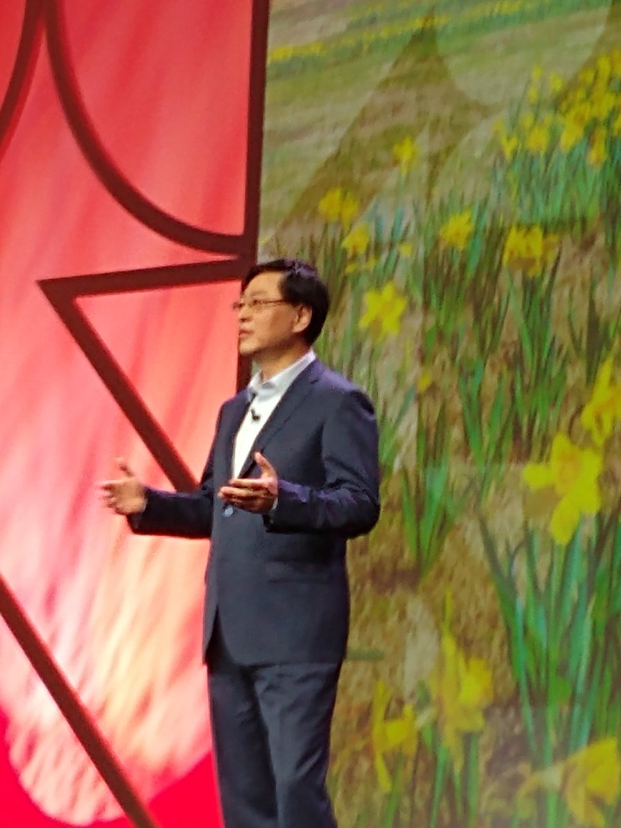 PaulJ_Walsh's tweet image. Very inspiring opening remarks from @Lenovo&apos;s Chairman &amp;amp; CEO @YuanqingYang. #intelligentTransformation

#WeAreLenovo
