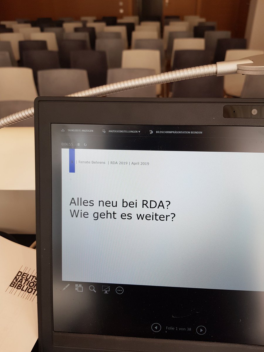 DNB_AfS's tweet photo. Bald erscheint das neue #RDAToolkit. Die Kolleginnen und Kollegen @DNB_Aktuelles sind informiert. https://t.co/mFt0yAA8NR