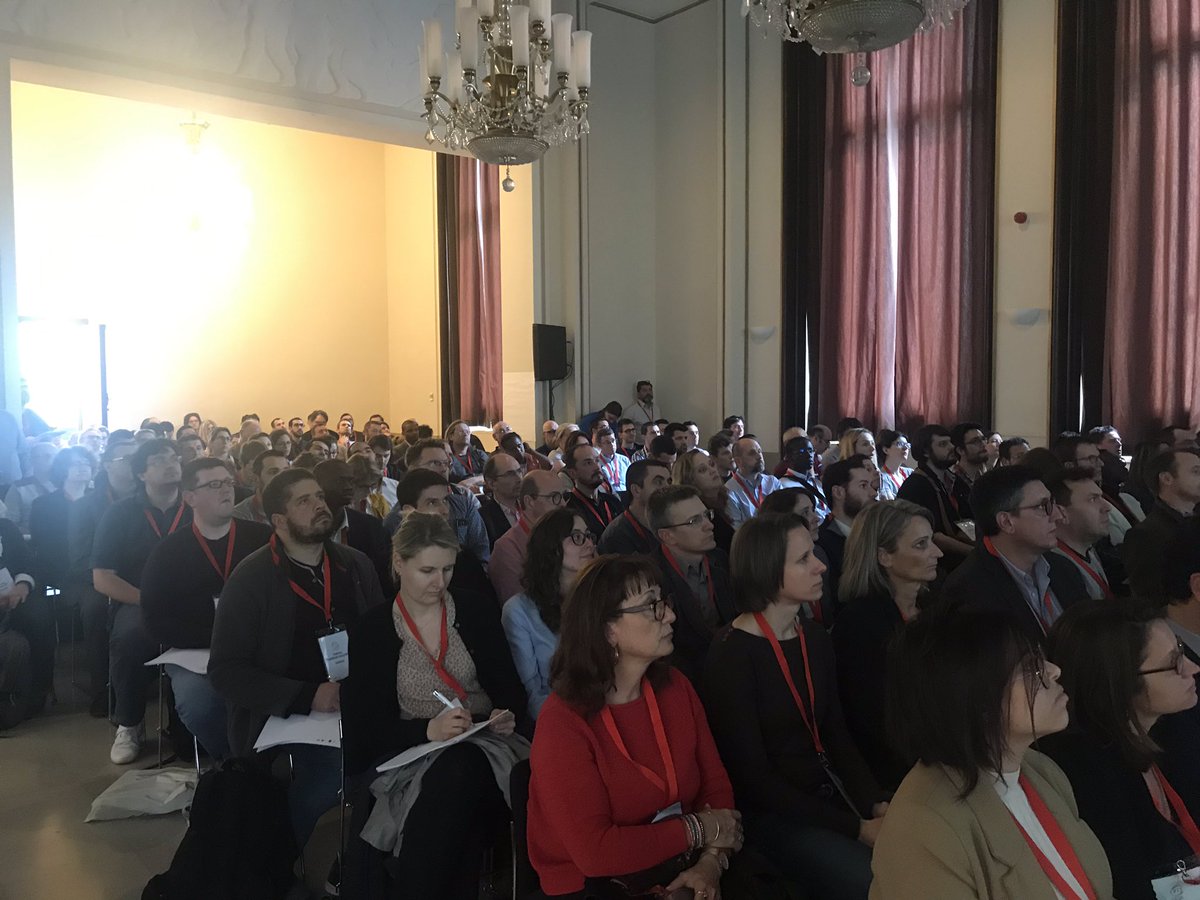 BratLionel's tweet photo. Salle comble pour notre conférence "Testez en continu avec le Cloud ! " animée par #AXA avec @phgache et @tibohuckert #AXAGuildeTest @AXAJobs_fr #ProudToBeAXA. https://t.co/SQQoPzwaxz