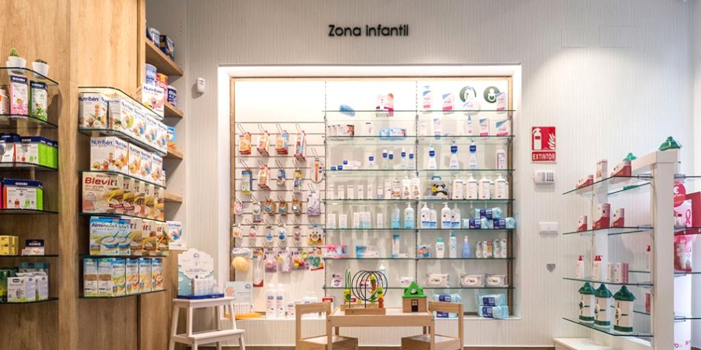 TecnyFarma's tweet photo. Los más pequeños también tienen su espacio en tu #farmacia ☺️
#DiseñoDeFarmacias #Tecnyfarma #FarmaciasBonitas https://t.co/SuIJ55aade