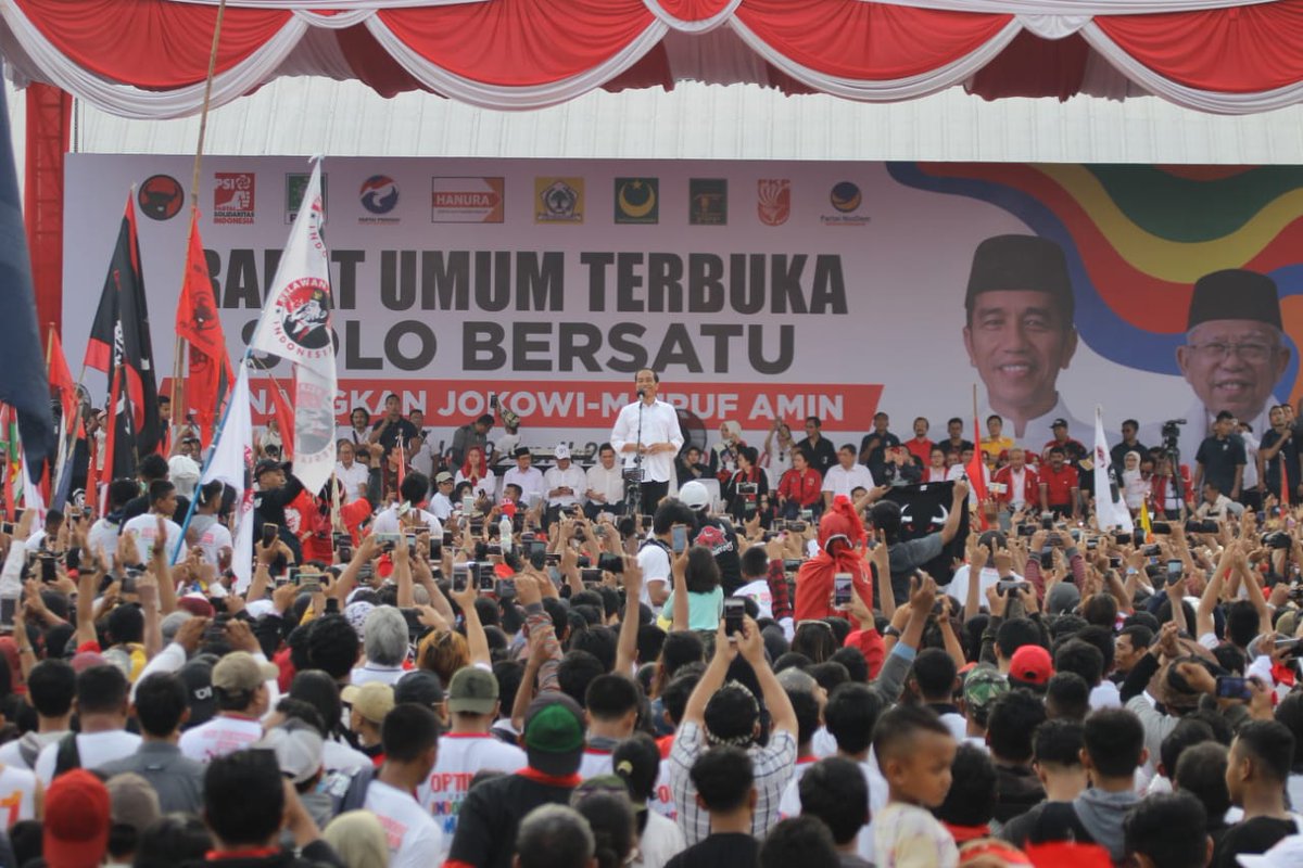 septria_yanto's tweet photo. Kedewasaan berdemokrasi akan menghadirkan kegembiraan dan kedamaian dalam memilih pemimpin negara. #SoloPastiJokowi @Kamaluddin_NU @linagiiiii @PowerEmak @Cak_X01 @kangdede78 @The_Zhendi @ary_moto @r_suryatoga @SatyaJogja12 @Next_J2P @Bung_MH @Ahmf_fadli @aji_karno @Amndasafa https://t.co/4IVV5ikiQ5
