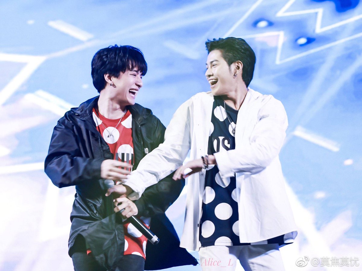 sk5202824's tweet photo. It's deceptive for us to see other people in a clear single event.We hate such behaviour.
@tha_sataporn @GMMTV
#OnlyforKristSingto #GMMTV https://t.co/LYHIm0M9MU