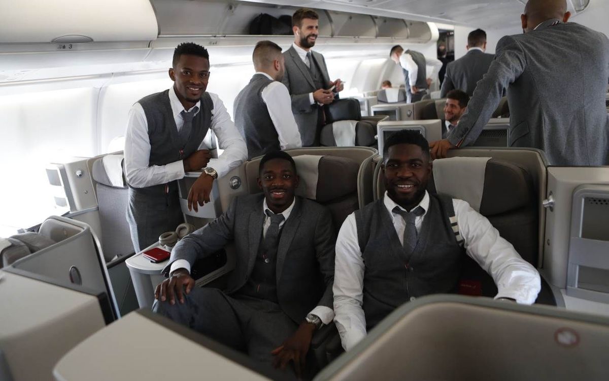fcbarcelona_fra's tweet image. ✈👔 Parés au décollage vers la @ChampionsLeague ! @Dembouz &amp;amp; @samumtiti #MUFCBarça #ForçaBarça 🔵🔴