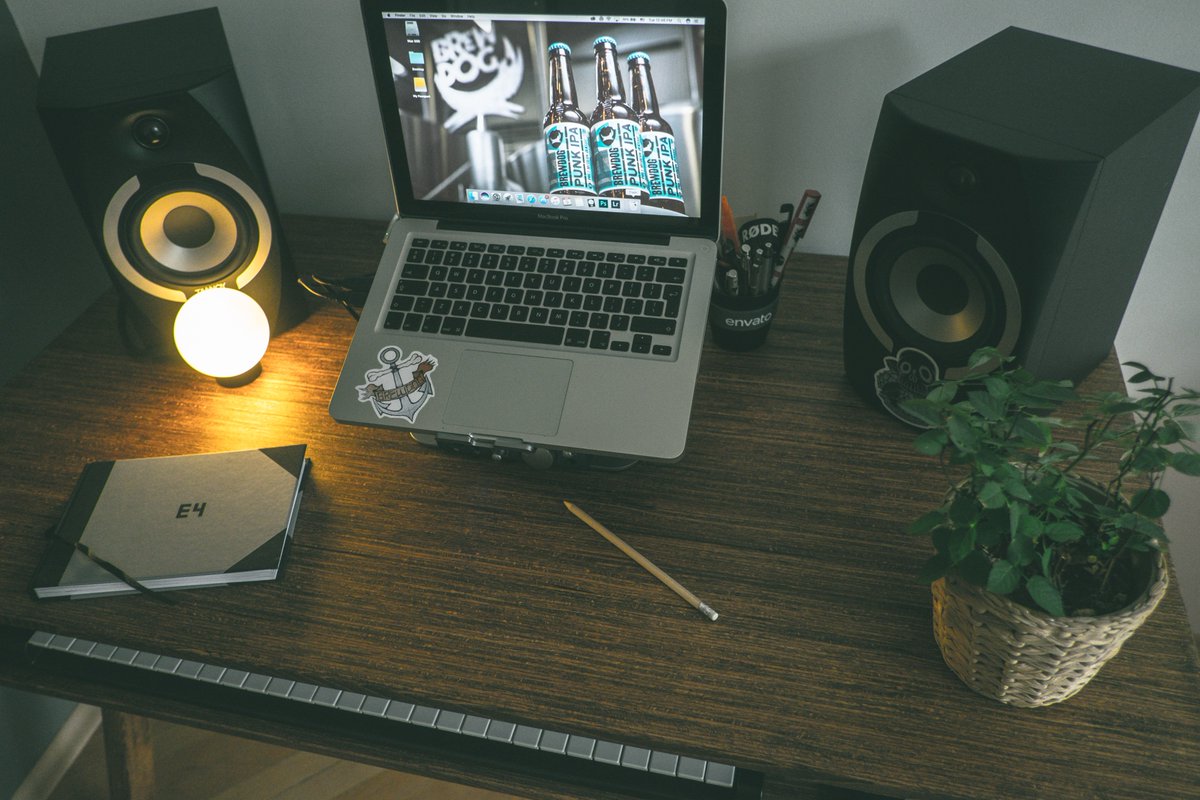Guitars_State's tweet image. My new desk #homeworkspace #musicproduction