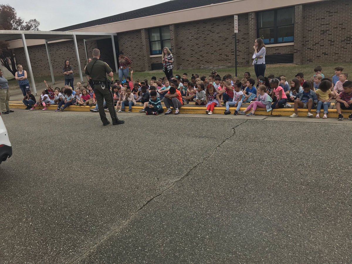 JacobsKCubs's tweet photo. Kicking off our Community Helper PBL with a visit from a CCPS police officer! We are so excited to learn about those who help us everyday!  #KinderPBL #BeSafe #CCPSPolice https://t.co/AnJ5K7mJUD