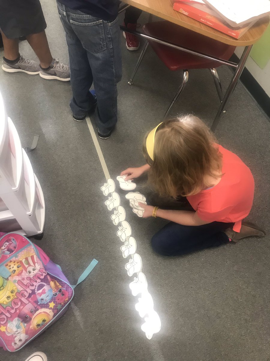 MGodfrey2016's tweet photo. Nonstandard units of measure #2ndgraderocks #hardwickpride #babyfeetbballfeet https://t.co/DKFphGFvX5